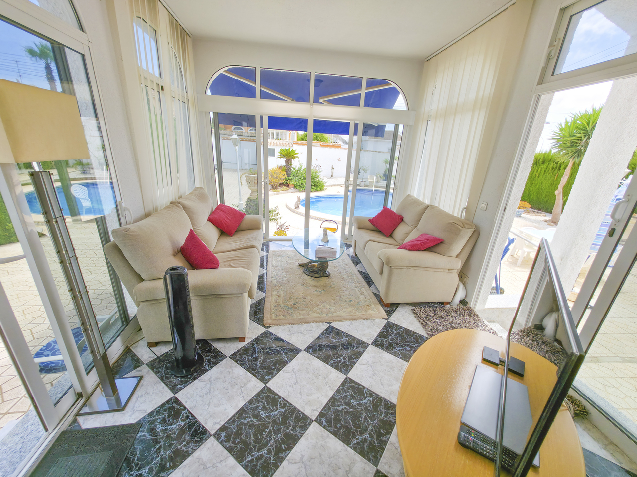 Vrijstaande villa te koop in Torrevieja (Town), Torrevieja