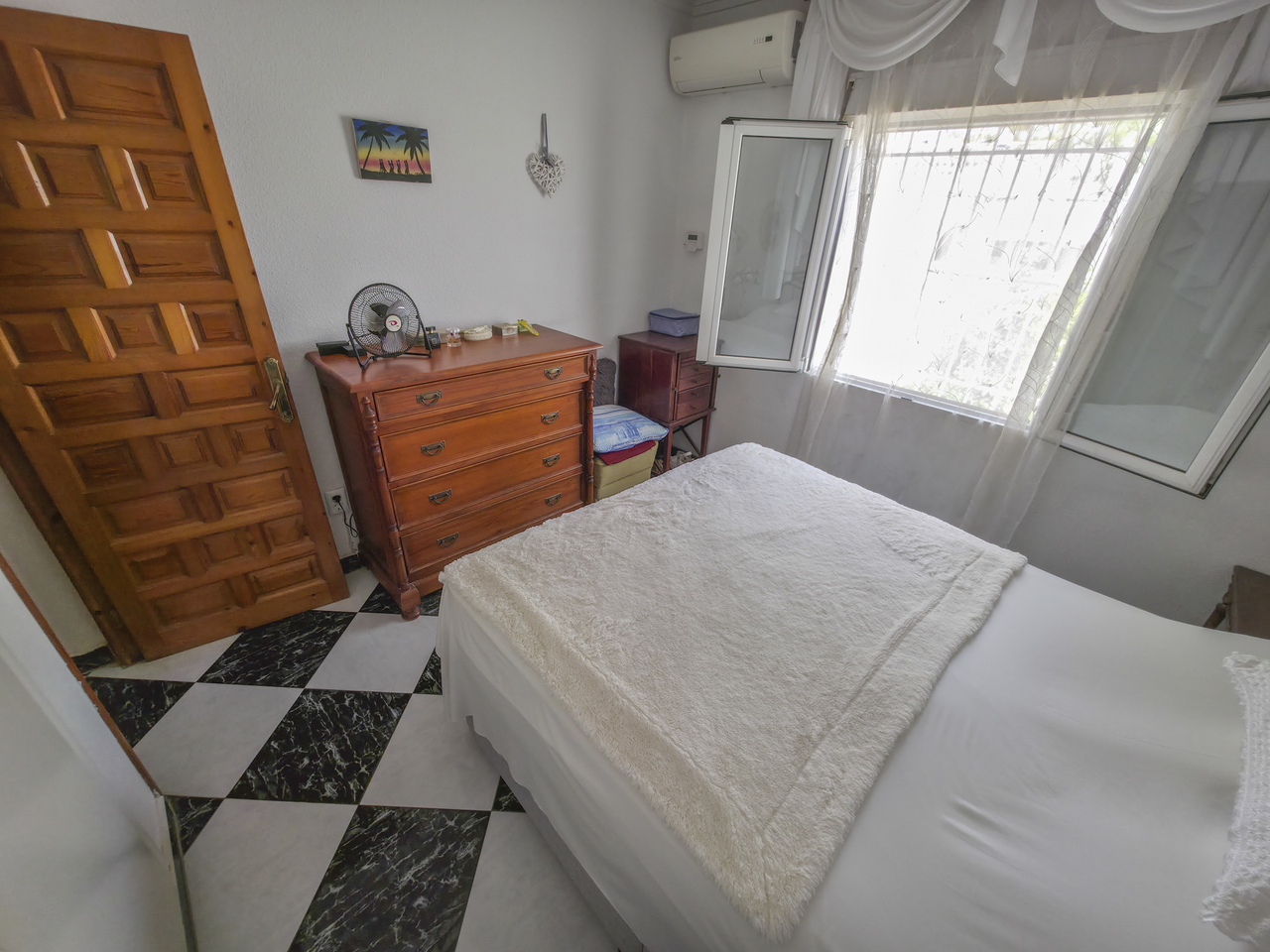 Vrijstaande villa te koop in Torrevieja (Town), Torrevieja